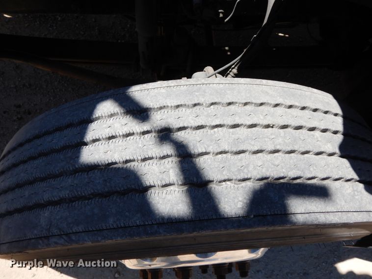 image for item HJ9614 2011 Mack CXU613  semi truck