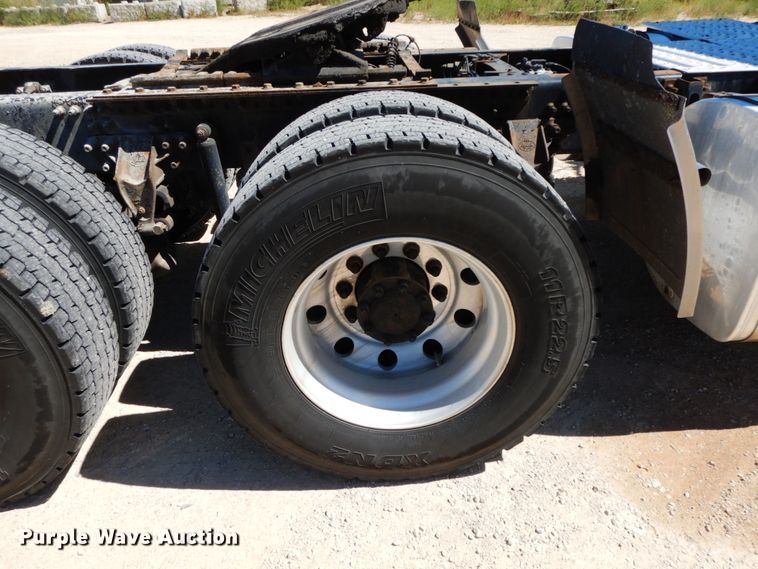 image for item HJ9614 2011 Mack CXU613  semi truck