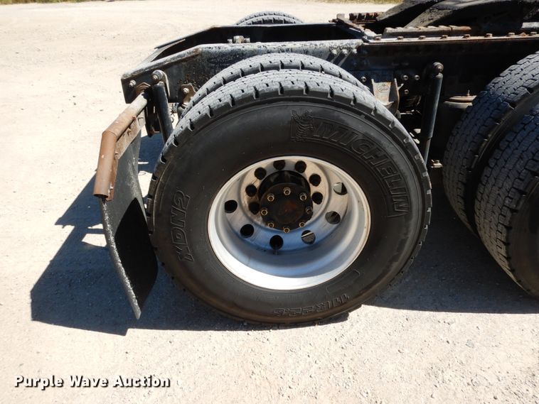 image for item HJ9614 2011 Mack CXU613  semi truck