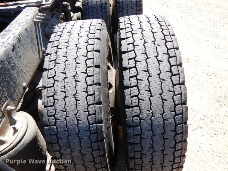 image for item HJ9614 2011 Mack CXU613  semi truck