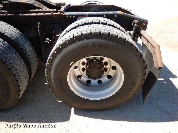 image for item HJ9614 2011 Mack CXU613  semi truck