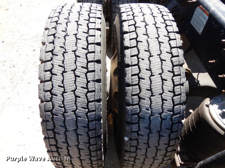 image for item HJ9614 2011 Mack CXU613  semi truck