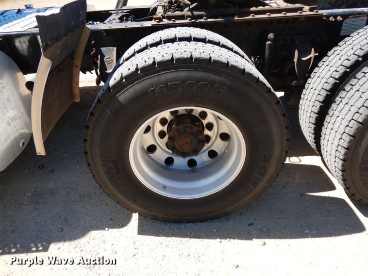 image for item HJ9614 2011 Mack CXU613  semi truck