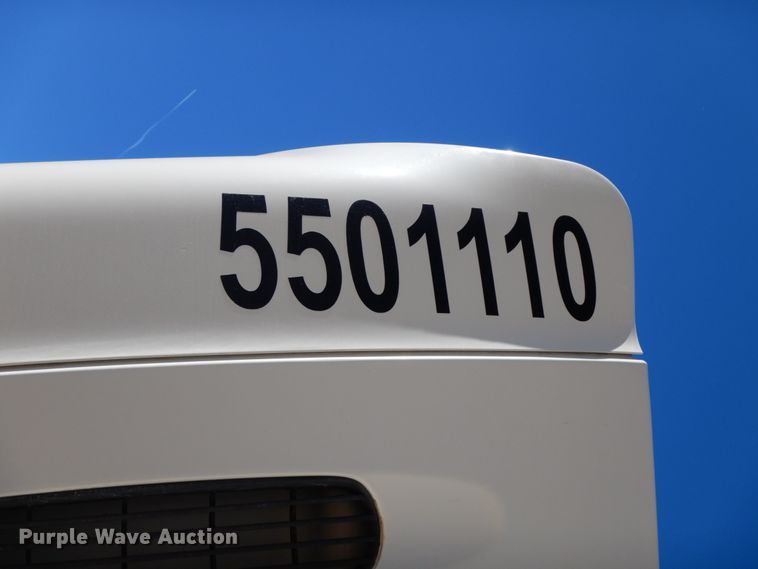 image for item HJ9614 2011 Mack CXU613  semi truck