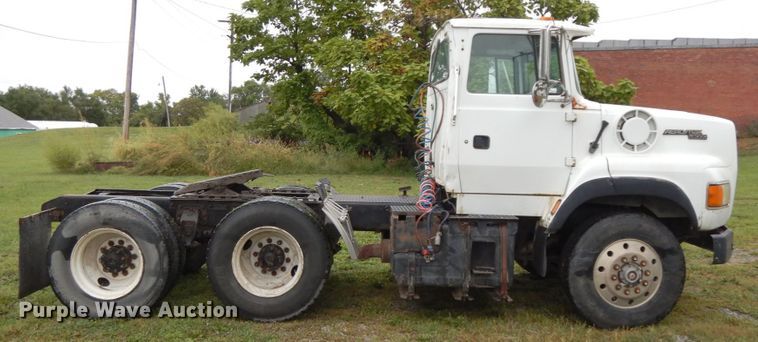 image for item HJ9632 1995 Ford L9000 AeroMax  semi truck