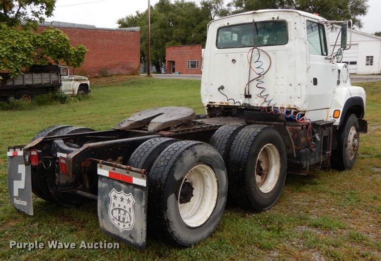 image for item HJ9632 1995 Ford L9000 AeroMax  semi truck