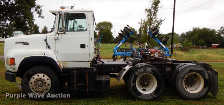 image for item HJ9632 1995 Ford L9000 AeroMax  semi truck