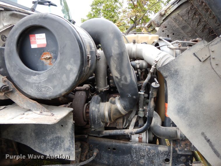 image for item HJ9632 1995 Ford L9000 AeroMax  semi truck