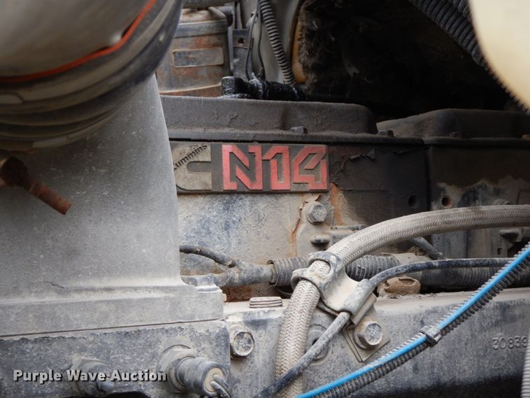 image for item HJ9632 1995 Ford L9000 AeroMax  semi truck