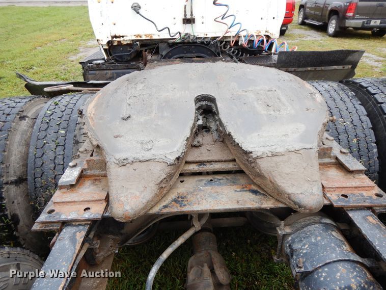 image for item HJ9632 1995 Ford L9000 AeroMax  semi truck