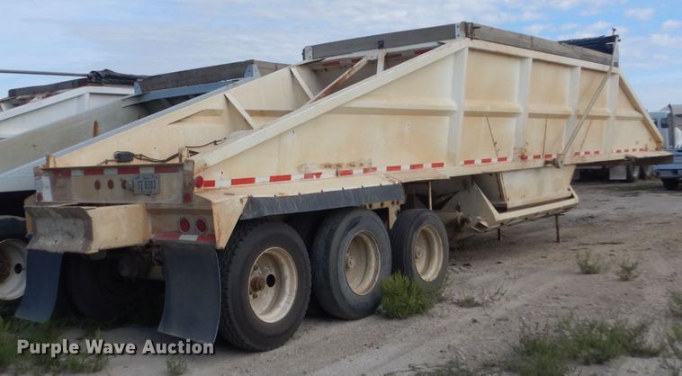 image for item HP9775 1994 Corn Belt S-422 bottom dump trailer
