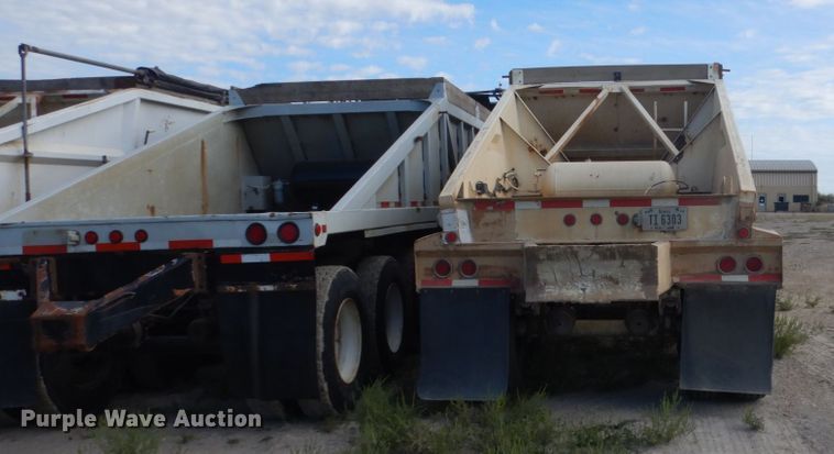 image for item HP9775 1994 Corn Belt S-422 bottom dump trailer