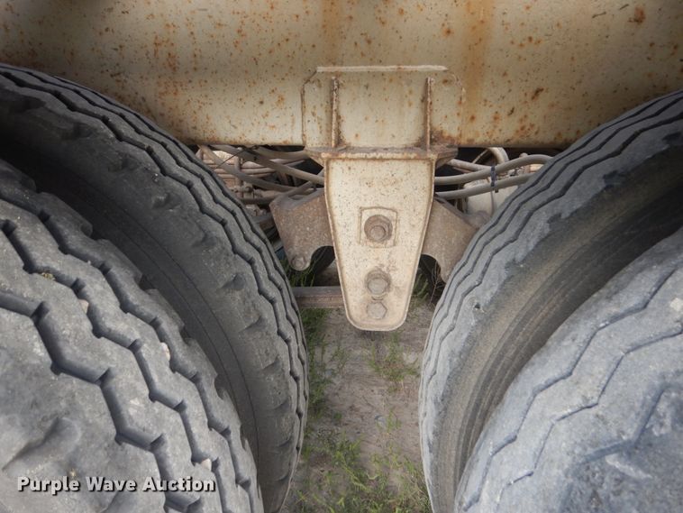 image for item HP9775 1994 Corn Belt S-422 bottom dump trailer