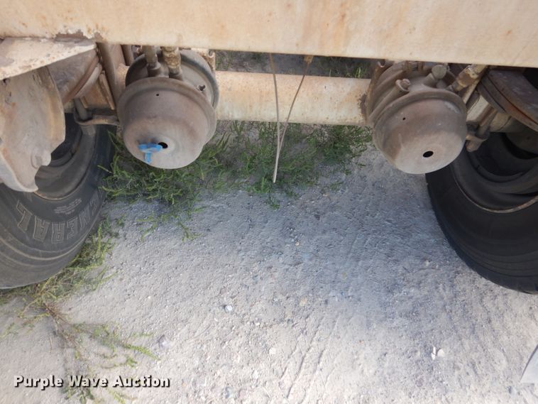 image for item HP9775 1994 Corn Belt S-422 bottom dump trailer