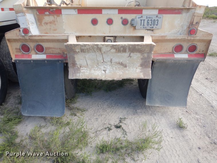 image for item HP9775 1994 Corn Belt S-422 bottom dump trailer