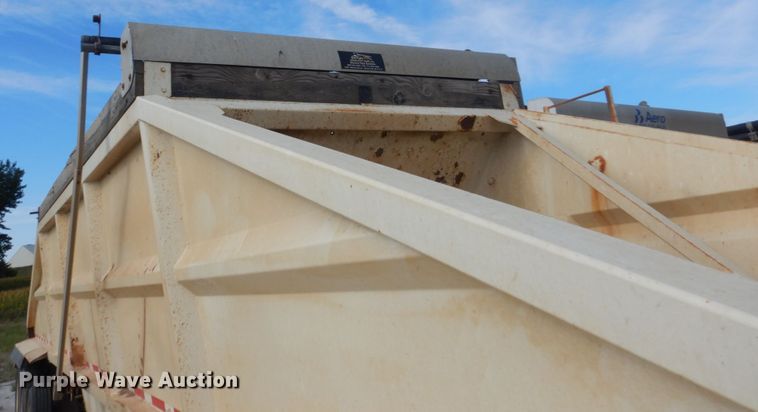 image for item HP9775 1994 Corn Belt S-422 bottom dump trailer