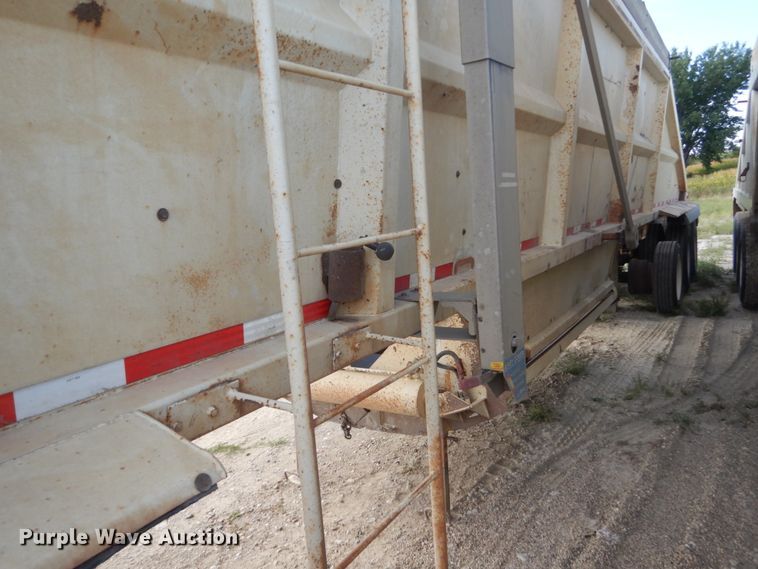 image for item HP9775 1994 Corn Belt S-422 bottom dump trailer