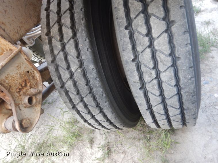 image for item HP9775 1994 Corn Belt S-422 bottom dump trailer