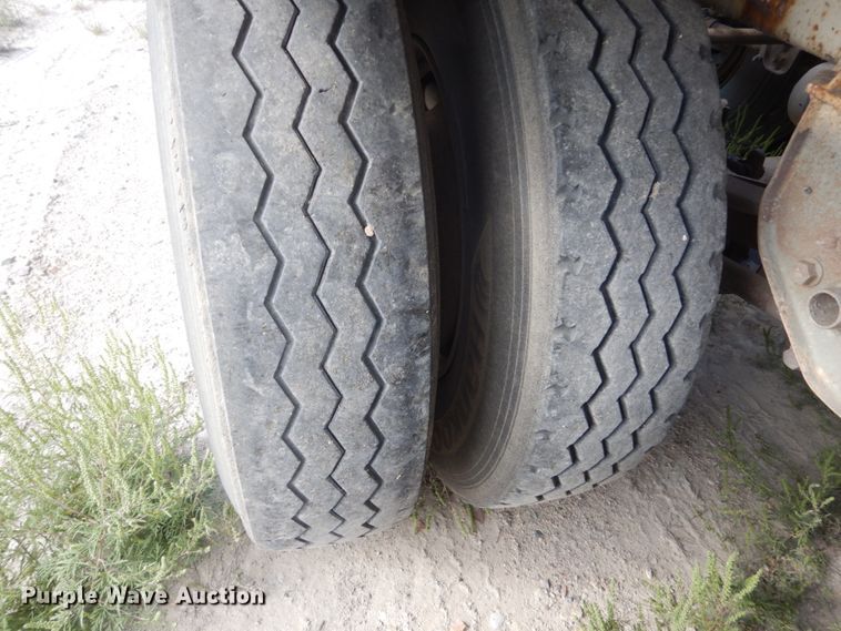 image for item HP9775 1994 Corn Belt S-422 bottom dump trailer