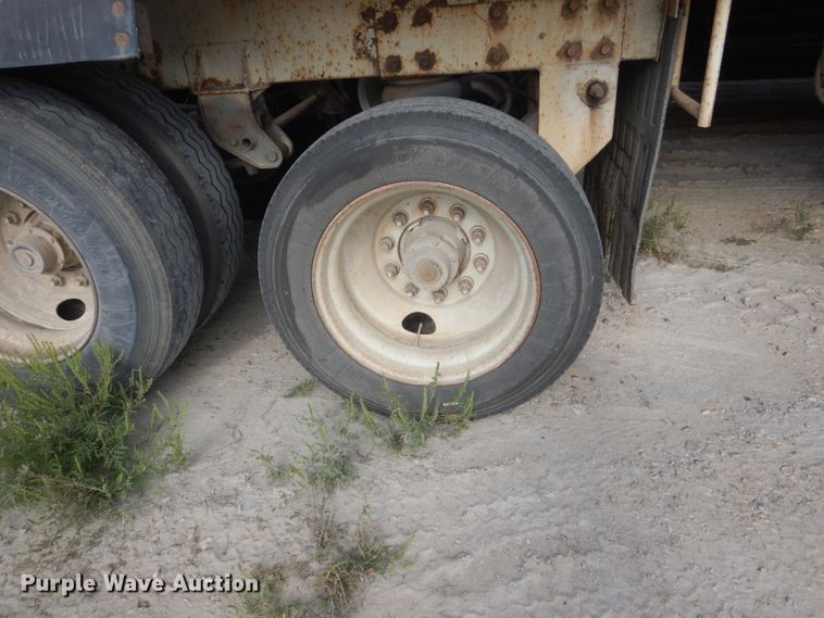 image for item HP9775 1994 Corn Belt S-422 bottom dump trailer