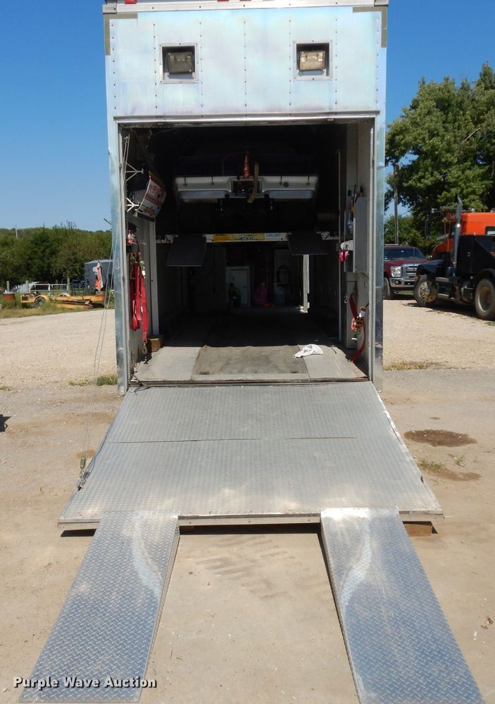image for item HV9778 1999 Haulmark GF840EG5-102 enclosed cargo trailer