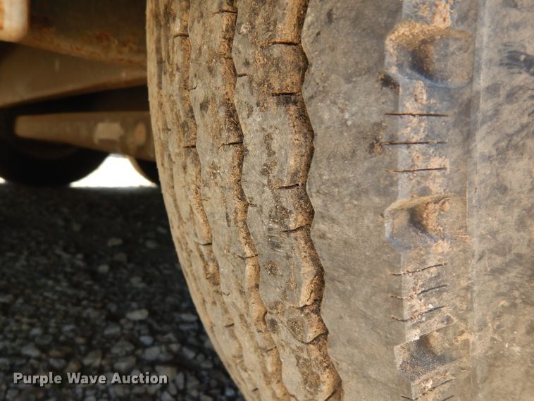 image for item HV9778 1999 Haulmark GF840EG5-102 enclosed cargo trailer