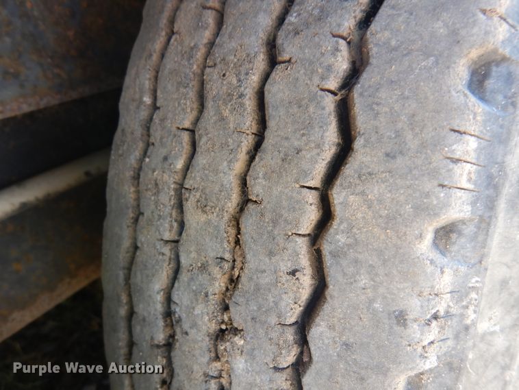 image for item HV9778 1999 Haulmark GF840EG5-102 enclosed cargo trailer