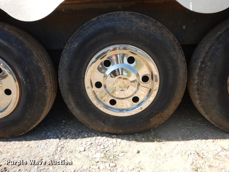 image for item HV9778 1999 Haulmark GF840EG5-102 enclosed cargo trailer