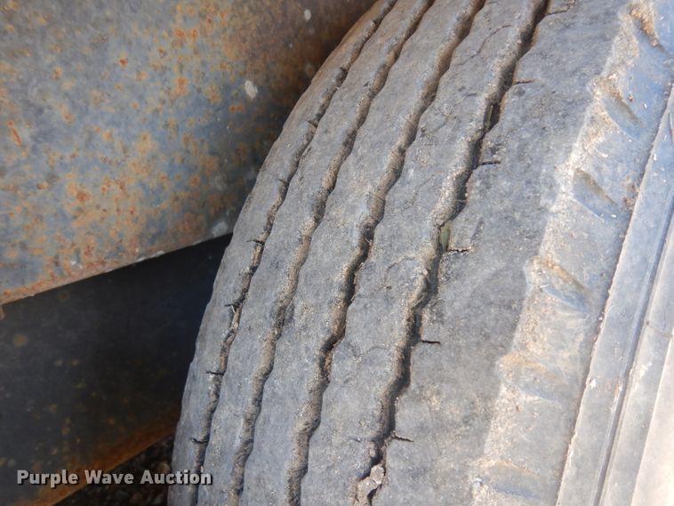 image for item HV9778 1999 Haulmark GF840EG5-102 enclosed cargo trailer