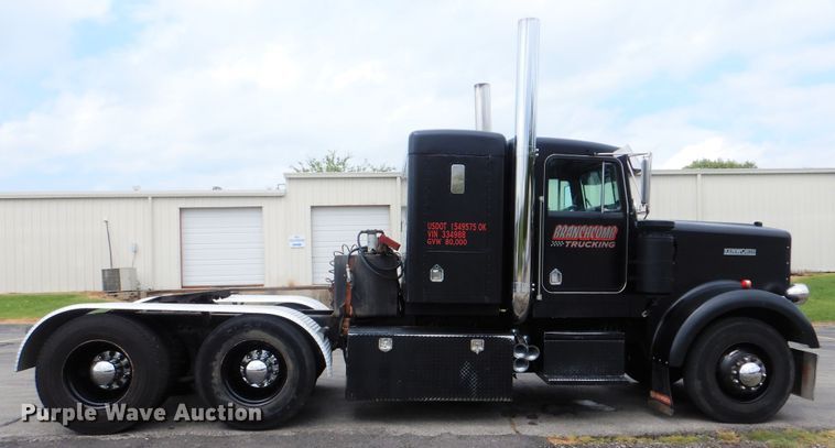 image for item HY9488 1986 Kenworth W900B  semi truck