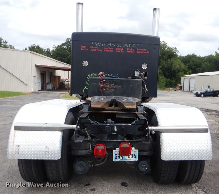 image for item HY9488 1986 Kenworth W900B  semi truck