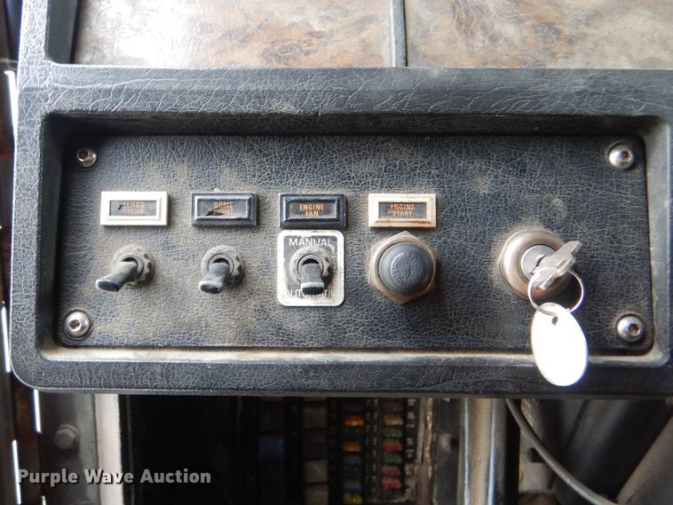 image for item HY9488 1986 Kenworth W900B  semi truck