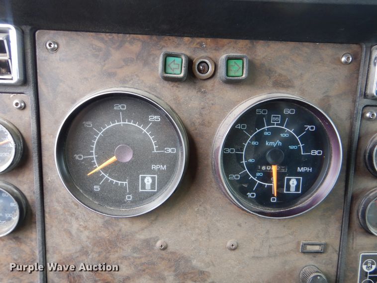 image for item HY9488 1986 Kenworth W900B  semi truck