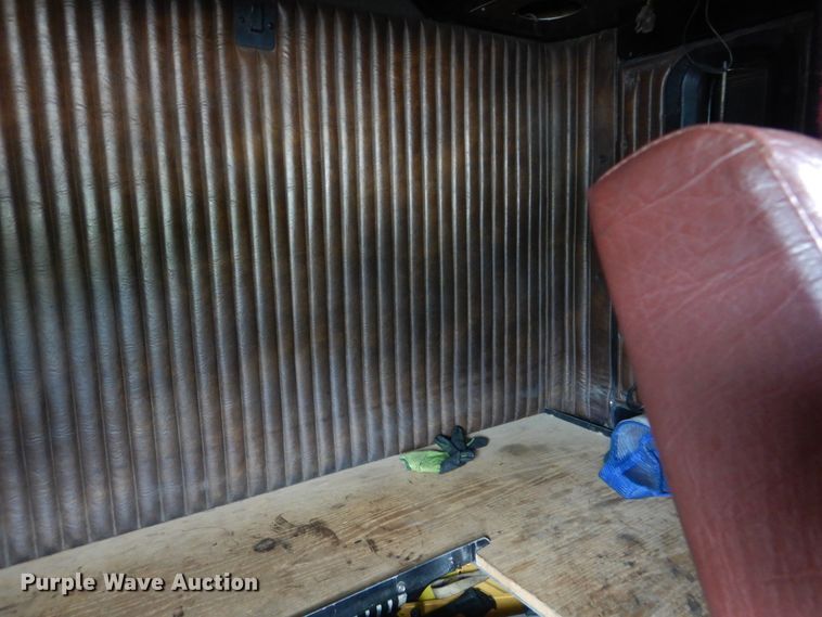 image for item HY9488 1986 Kenworth W900B  semi truck