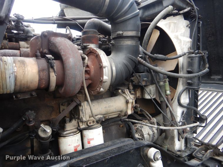 image for item HY9488 1986 Kenworth W900B  semi truck