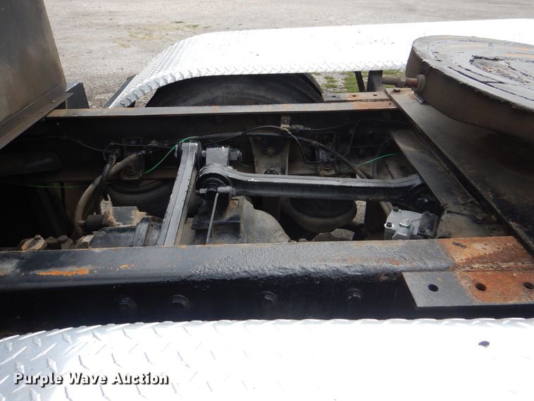 image for item HY9488 1986 Kenworth W900B  semi truck