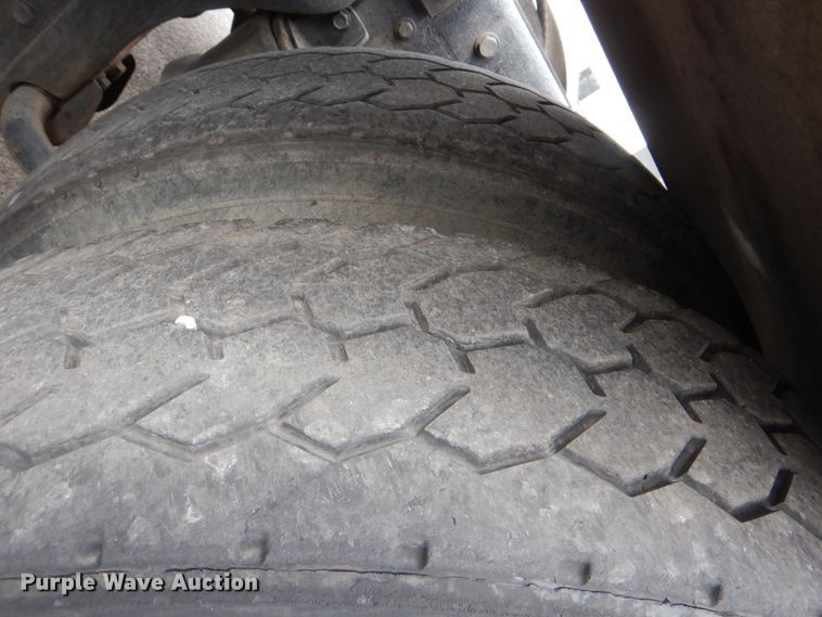 image for item HY9488 1986 Kenworth W900B  semi truck