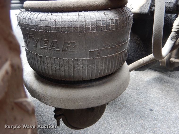 image for item HY9488 1986 Kenworth W900B  semi truck