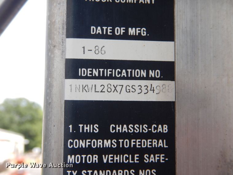 image for item HY9488 1986 Kenworth W900B  semi truck