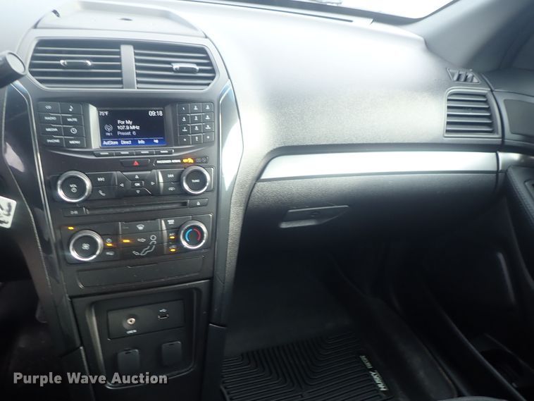 image for item DE0669 2017 Ford Explorer Police Interceptor  SUV