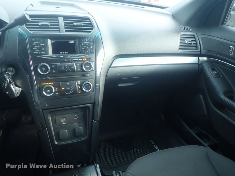 image for item DE0670 2016 Ford Explorer Police Interceptor  SUV