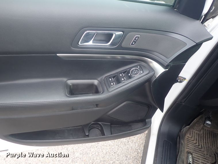 image for item DE0672 2017 Ford Explorer Police Interceptor  SUV