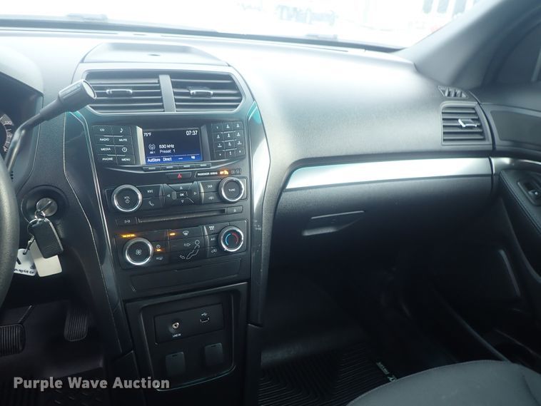 image for item DE0673 2017 Ford Explorer Police Interceptor  SUV