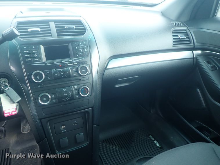 image for item DE0674 2017 Ford Explorer Police Interceptor  SUV