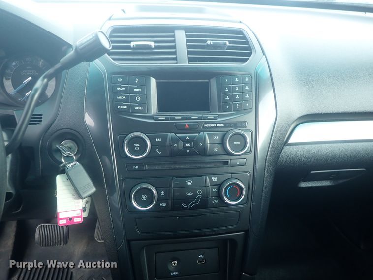 image for item DE0674 2017 Ford Explorer Police Interceptor  SUV