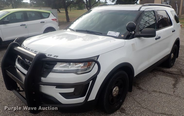 image for item DE0677 2017 Ford Explorer Police Interceptor  SUV