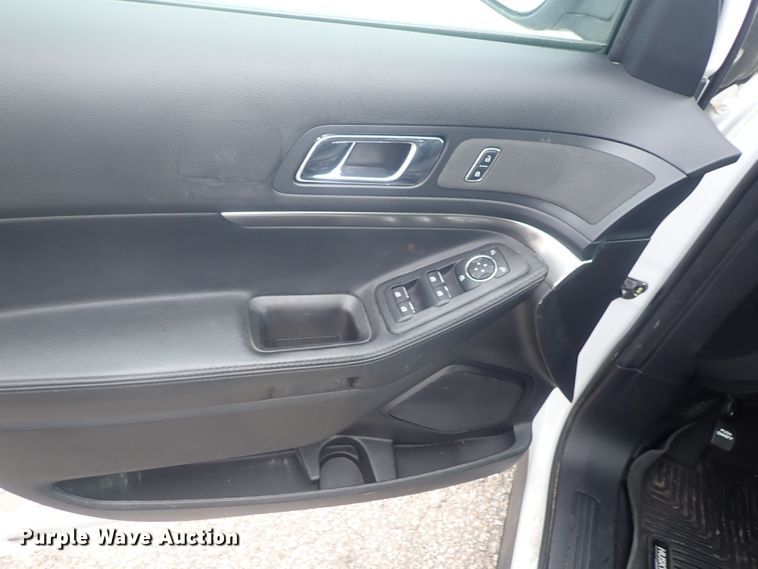 image for item DE0677 2017 Ford Explorer Police Interceptor  SUV