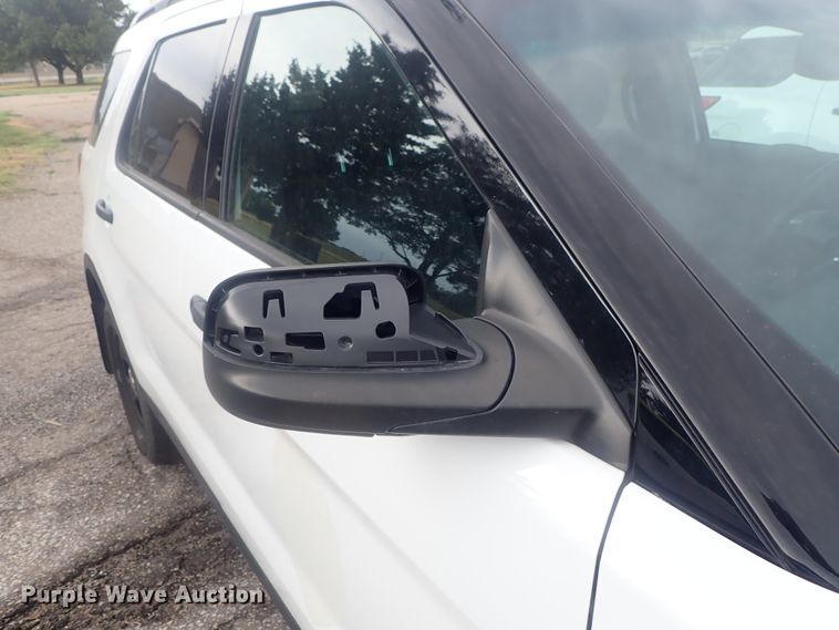 image for item DE0677 2017 Ford Explorer Police Interceptor  SUV