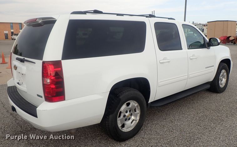 image for item DE0681 2011 Chevrolet Suburban 1500  SUV