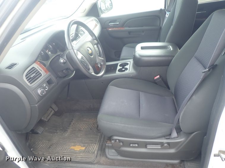 image for item DE0681 2011 Chevrolet Suburban 1500  SUV